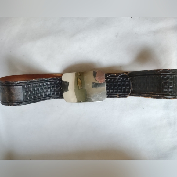 COOL VTG 70S EMBOSSED LEATHER VIETNAM VETERANS BELT CHICAGO NIKEL SILVER BUCKLE - Picture 13 of 13